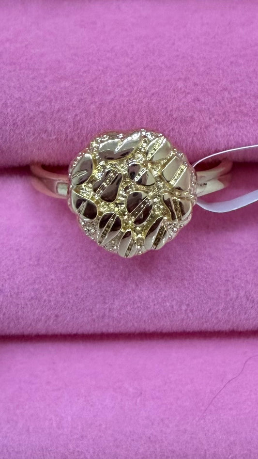 Circle nugget ring