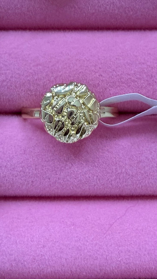 Circle nugget ring